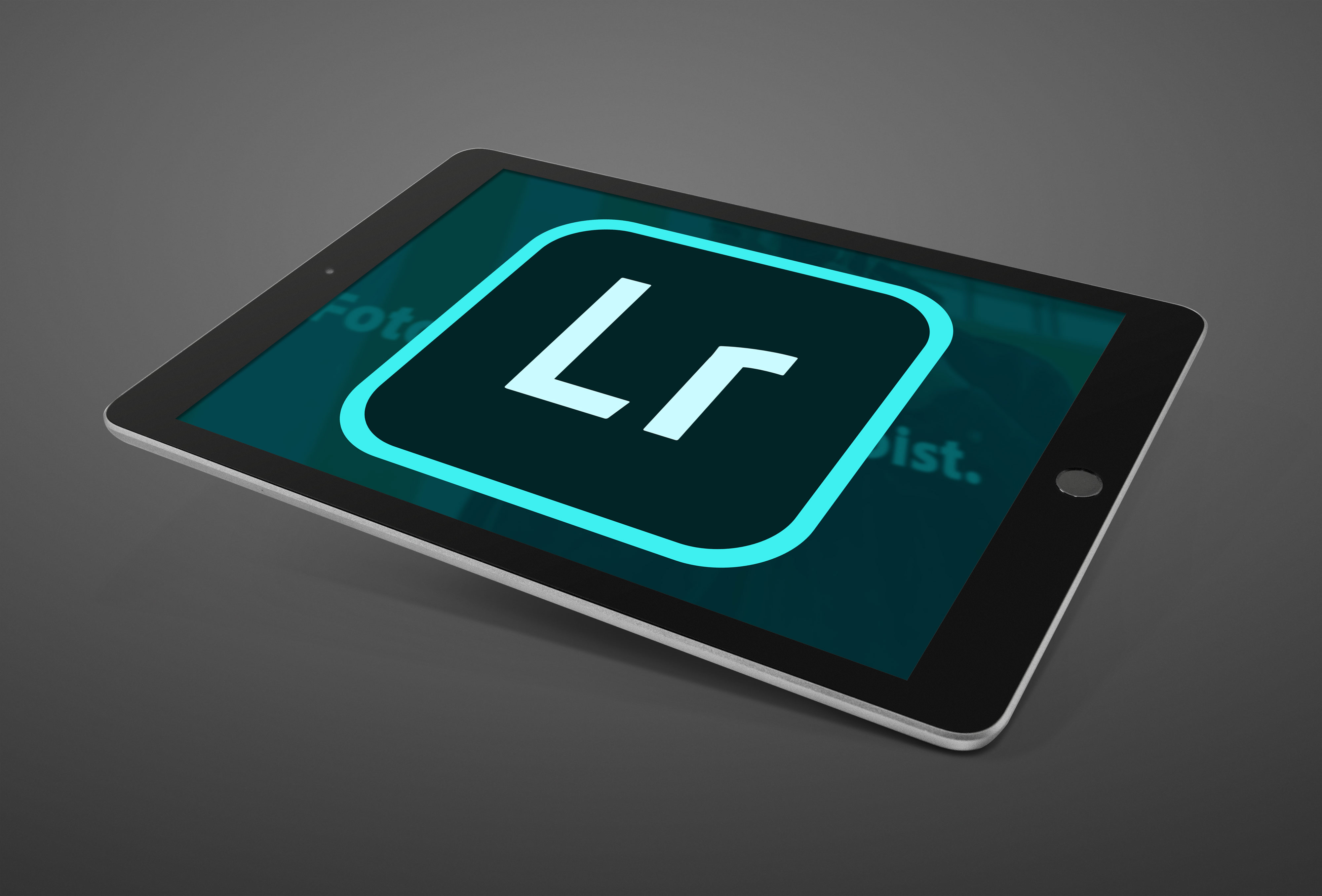 Thomas Nitzlader nutzt TutKit.com insbesondere zur täglichen Weiterbildung in der Bild- und Grafikbearbeitung. Lightroom-Tutorials auf TutKit.com, Logo Lr auf einem Tablet
