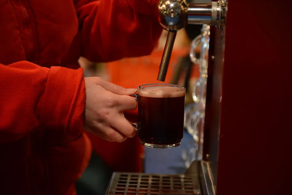 Schankanlage der Friedhelm Selbach GmbH zum Zapfen von Glühwein