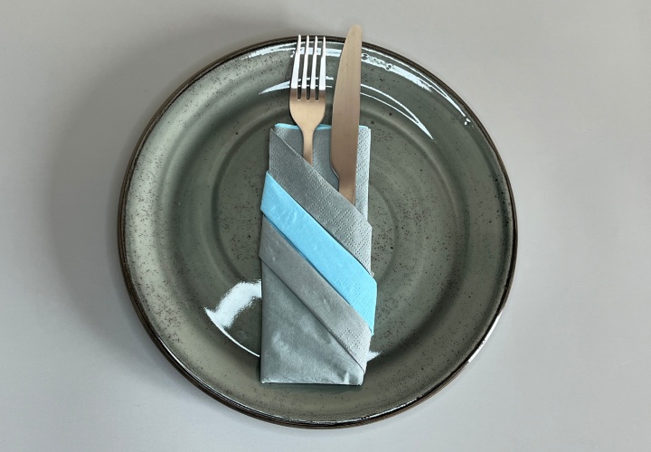 Our top 3 instructions: Folding cutlery pocket from a napkin