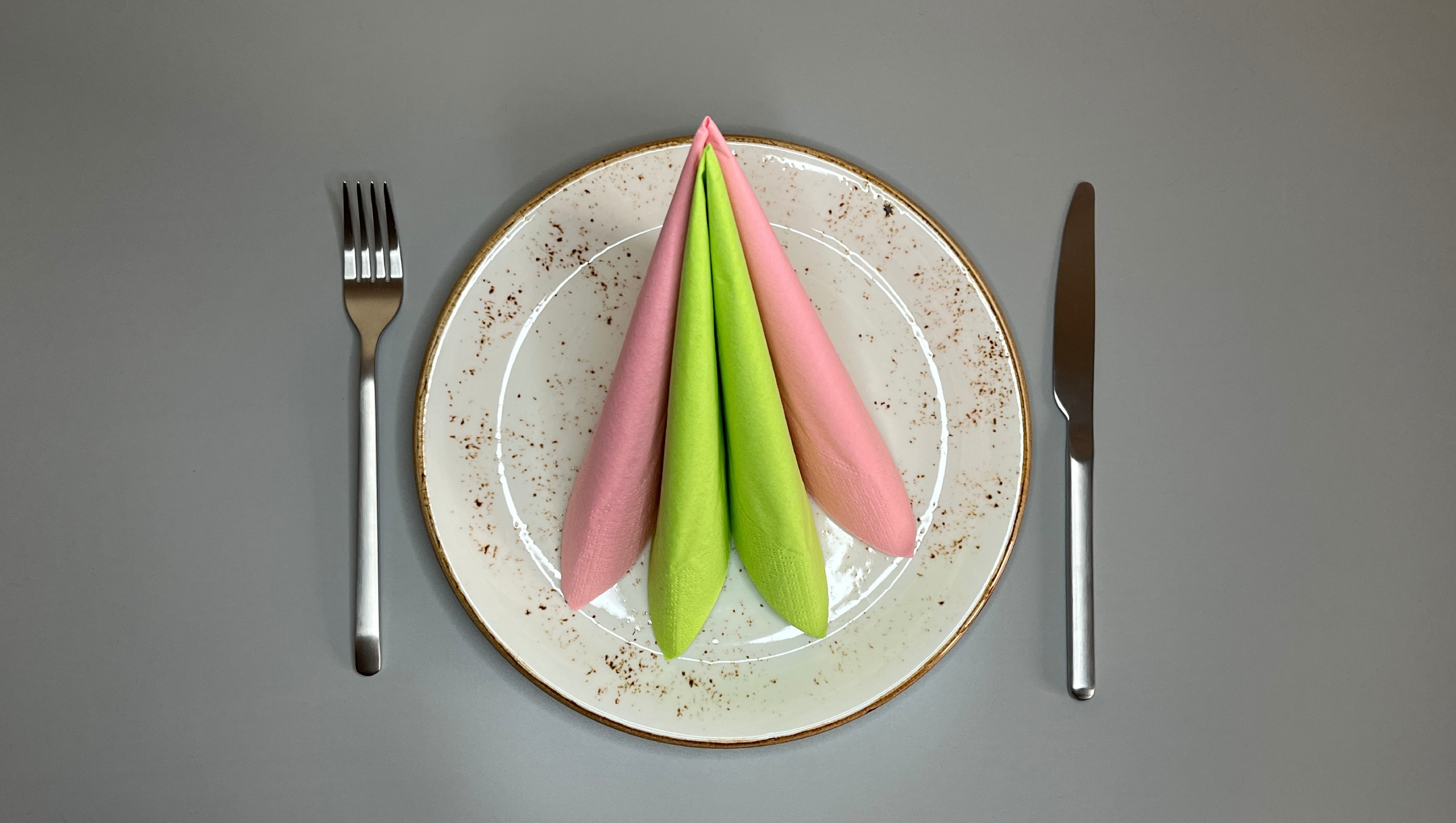 Helppoja servettien taitteluohjeita: Top 3 nopeaa ohjetta