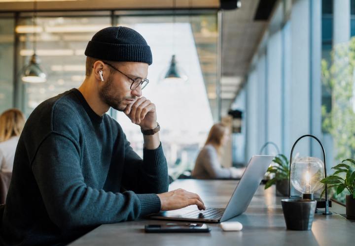 Wie Freelancer sicher in ungesicherten Netzwerken arbeiten