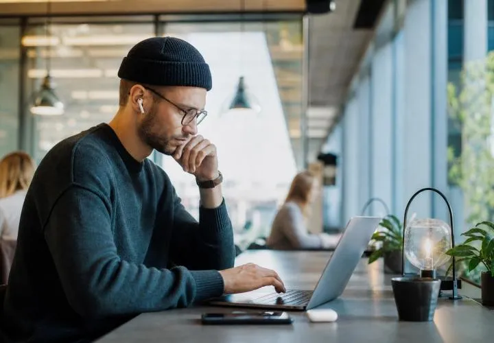 Wie Freelancer sicher in ungesicherten Netzwerken arbeiten