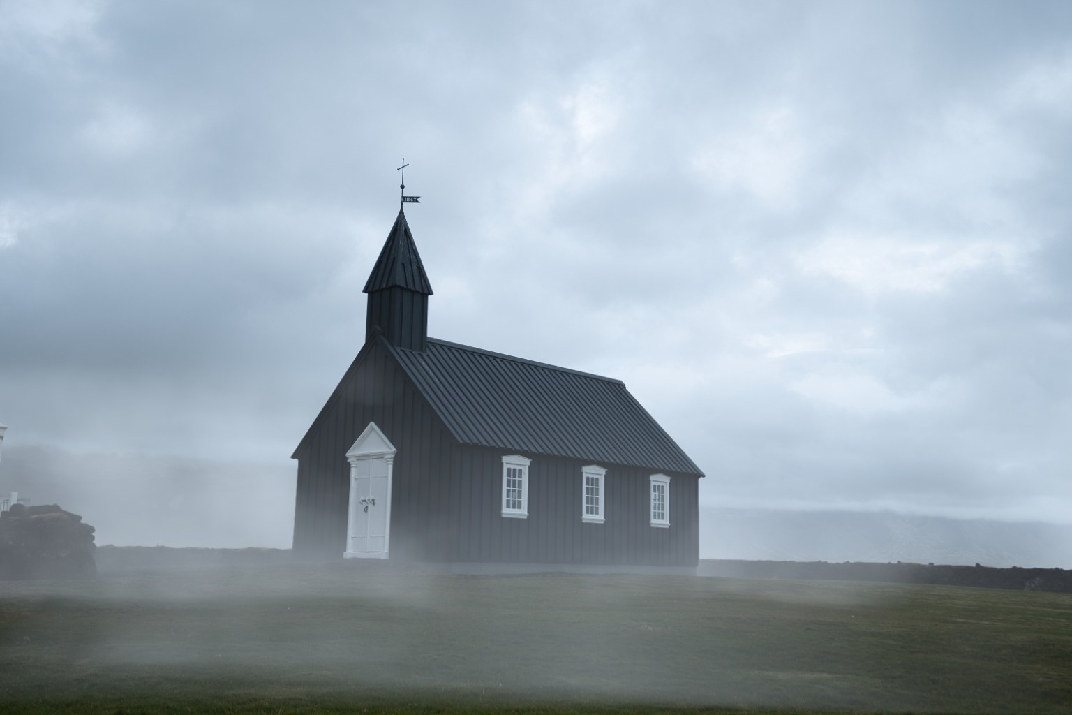 Luminar Atmosphere: Church in 3D Fog