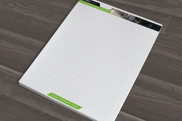 Templat mockup Photoshop untuk blok DIN A5 dalam format potret - Versi 4