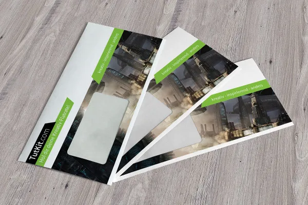 Template Photoshop mockup untuk amplop DIN panjang dalam format horizontal - Versi 2