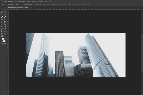 Photoshop'ta şehir manzarası montajı: "Büyük Şehir" adlı eser için 3 binayı hazırlamak.
