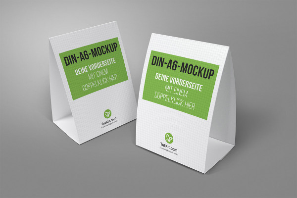 Mockup: zwei gesteckte Tischaufsteller im DIN-Format, Ansicht von oben