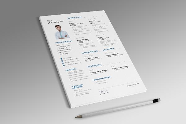 CV-mal for omsorgsarbeidere, omsorgsarbeider i enzianblått (en side)