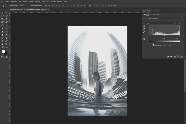 Photoshop'ta şehir manzarası oluşturma: "The City" adlı eserde 4 kadın ve bina yerleştirme.