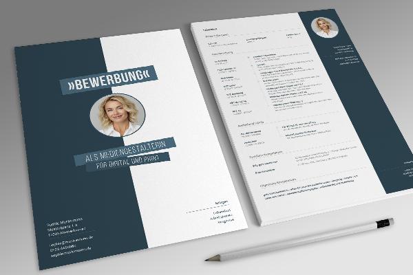 Design-Muster zur Bewerbung als Mediengestalter/-in: klassisches Blaugrau
