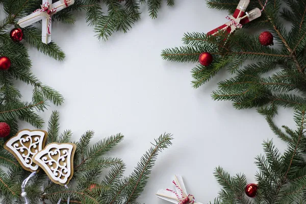 9 weihnachtliche Hintergründe als Bilder mit grünen Zweigen von Tannenbäumen