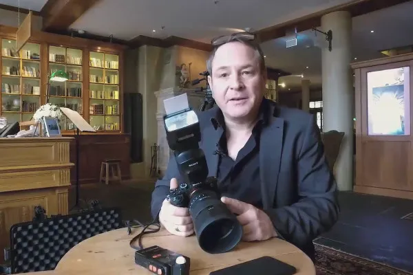 Fotografování hotelů: Technika, motivy a praxe - 04 Následné diskuse k portrétům zaměstnanců.