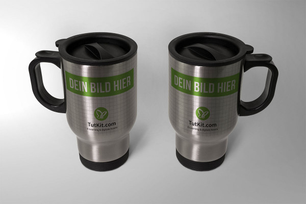 Mockup: kaksi termomukia metallia kahvalla