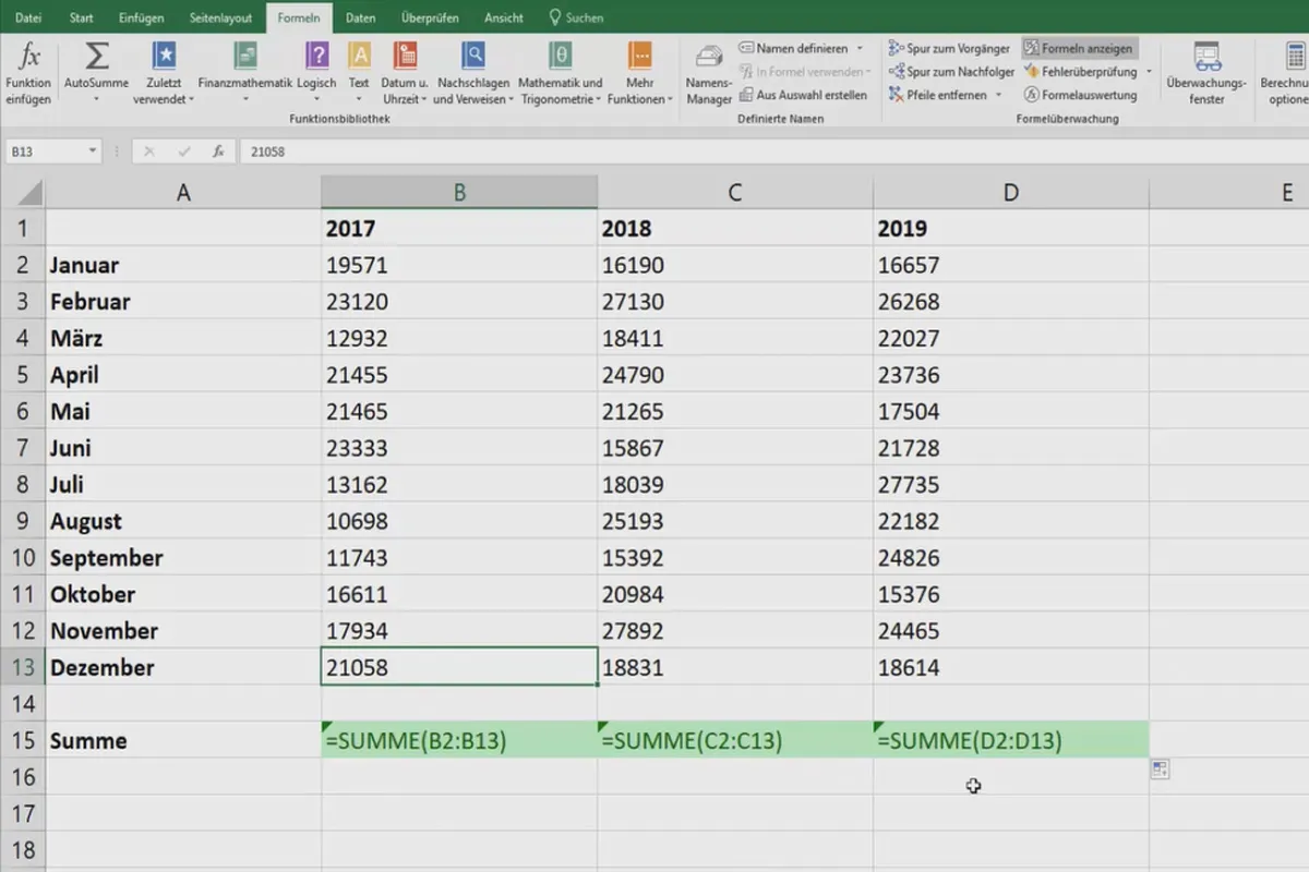 Excel-Tutorial: Pivot, Diagramme und Tabellen-Design zur anschaulichen Daten-Präsentation – 2.5 Anzeigen von Formeln