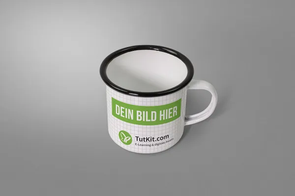 Mockup: Caneca de café com borda preta arredondada.