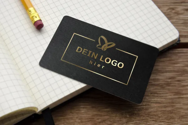 Photoshop-Mockup-Vorlage für Logos: Gold, Glanzeffekt, Visitenkarte