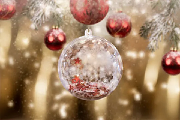 Foto einer Weihnachtskugel für zauberhafte Bilder und Weihnachtsgrüße – Version 6