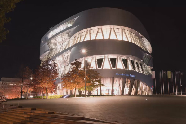 Nachtfotografie: Technik, Motive & Praxis: 2.3 Mehrfachbelichtung bei kontrastreicher Architektur