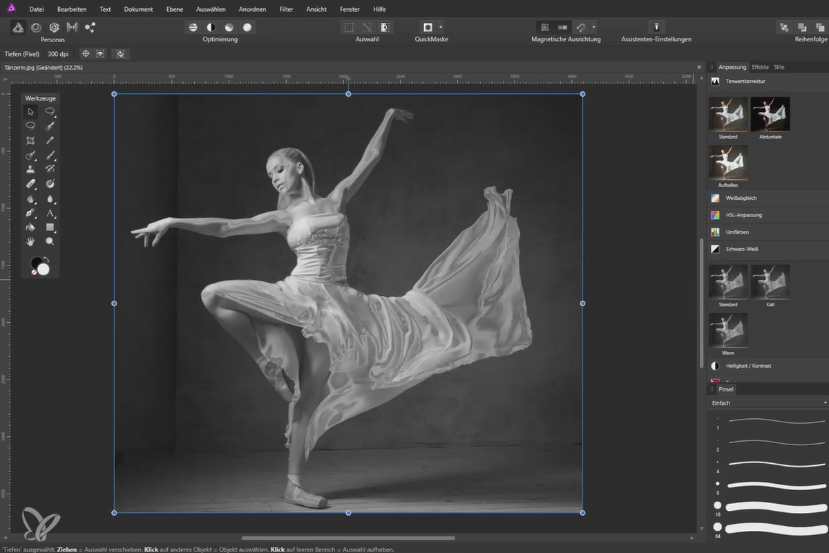 Compositings i Affinity Photo: Juleengel - 1 danser med metall-look.