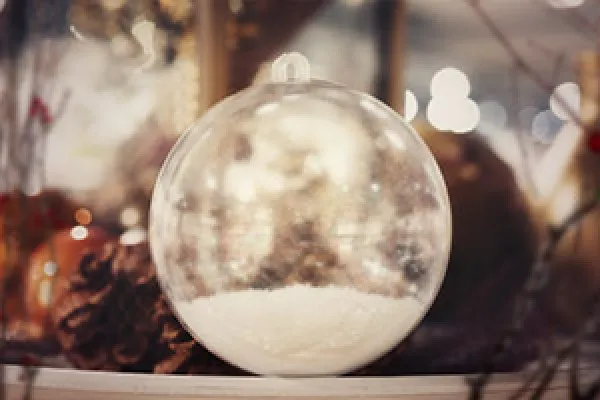 Foto einer Weihnachtskugel für zauberhafte Bilder und Weihnachtsgrüße – Version 9