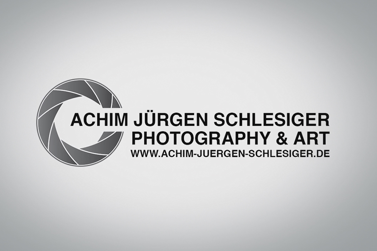 Logo development for photographers - 11 Simplicity