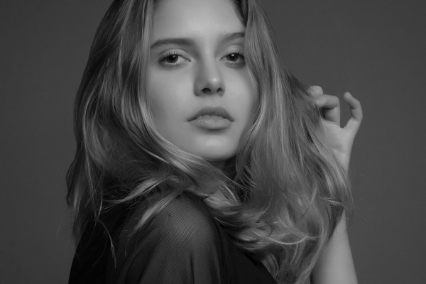 Preajuste para looks de moda y belleza (Lightroom, Camera Raw): 11 | BW Smooth