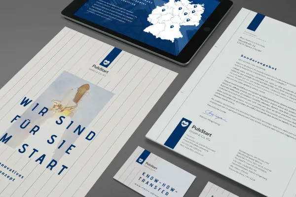 Photoshop-Mockup för brevpapper, visitkort och en tablett – Version 2