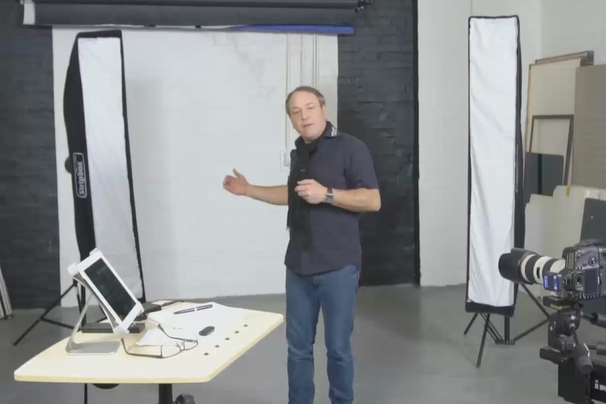 Klassisk aktfotografering i profesjonelt studiolys - 5.1 oppsett for kreativ freestyle.