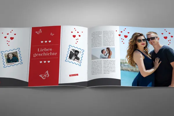 Photoshop-Mockup-Vorlage für eine Doppelseite in einem A4-Heft im Querformat – Variante 6