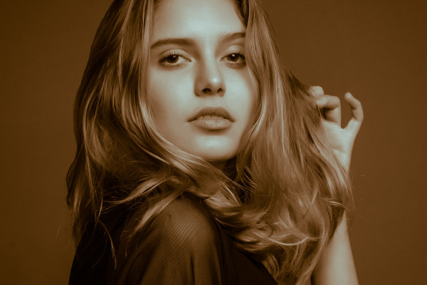 Preajuste para looks de moda y belleza (Lightroom, Camera Raw): 26 | Estilo marrón