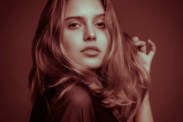Preajuste para looks de moda y belleza (Lightroom, Camera Raw): 28 | Rojo fuerte