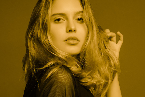 Preajuste para looks de moda y belleza (Lightroom, Camera Raw): 30 | Luz amarilla