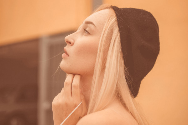 Preset for moody looks: 33 | Warm Soul Light