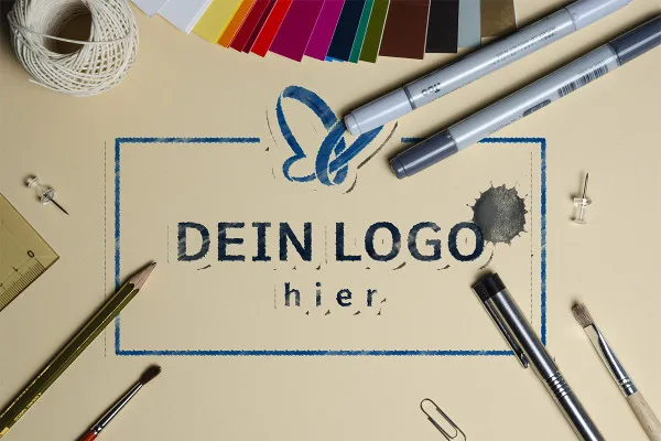 Photoshop-Mockup-skabelon til logoer: vandfarver og blækpletter