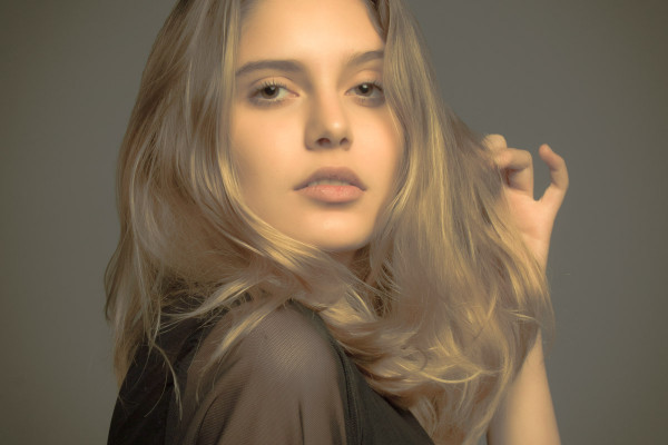 Preajuste para looks de moda y belleza (Lightroom, Camera Raw): 38 | Retro Wash