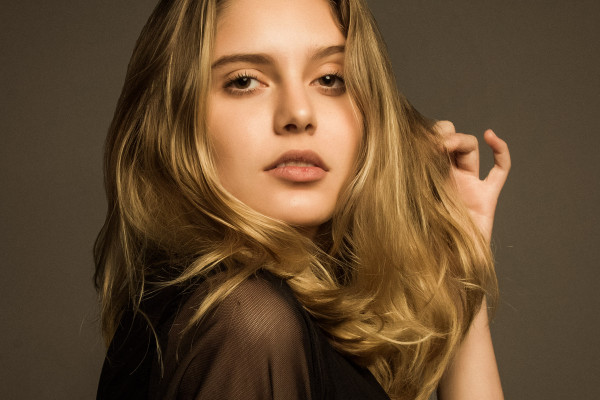 Preajuste para looks de moda y belleza (Lightroom, Camera Raw): 41 | Golden Strong