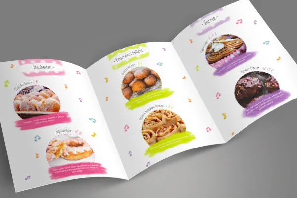 Template mockup Photoshop untuk brosur lipat 2 sisi sesuai DIN A5 dalam format potret - Versi 2.