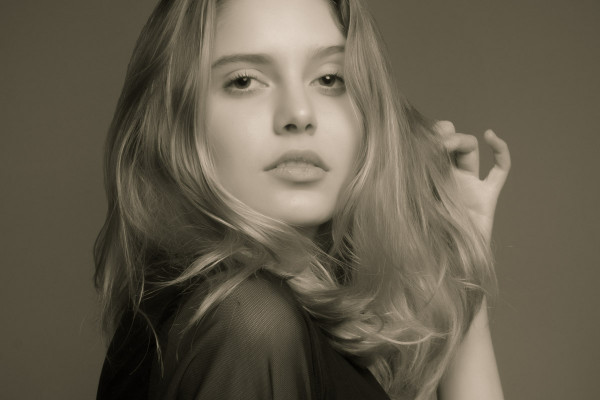 Preajuste para looks de moda y belleza (Lightroom, Camera Raw): 49 | Smoothest Sepia