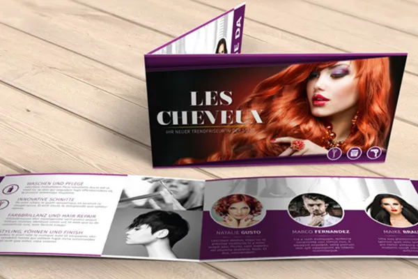 Template Photoshop mockup untuk brosur ukuran DIN-lang 4 halaman dalam format landscape - Varian 3