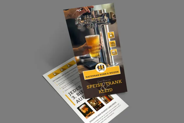Templat Photoshop mockup untuk flyer DIN-lang-100 2 sisi dalam format potret - Variasi 1