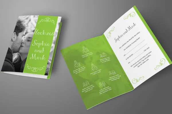 Template Mockup Photoshop untuk brosur lipat DIN A6 dalam format potrait - Versi 1