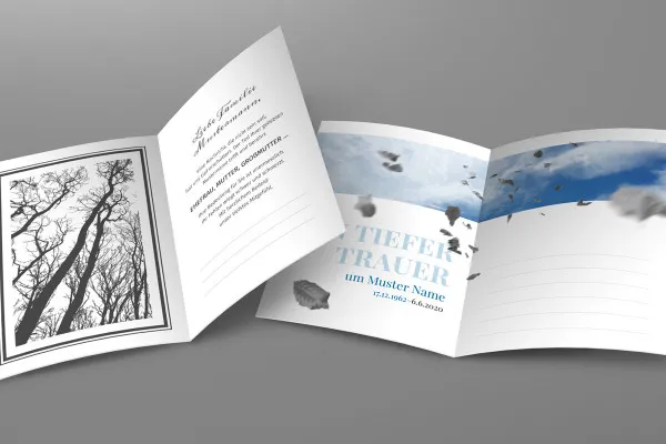 Templat mockup Photoshop untuk dua flyer lipat dalam format DIN A6 secara potret.