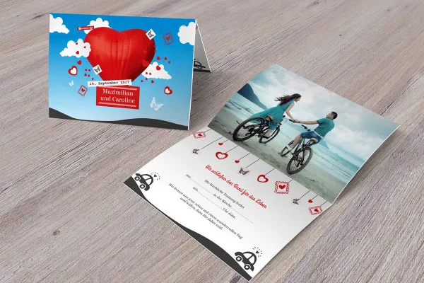 Photoshop-Mockup-Vorlage für einen Einbruchfalzflyer DIN A6 im Querformat - Version 2