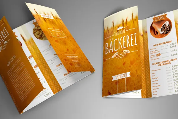 Template mockup Photoshop untuk flyer lipat delapan - varian 2