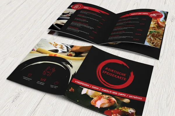 Template mockup Photoshop untuk brosur multipage dalam format persegi - Varian 2