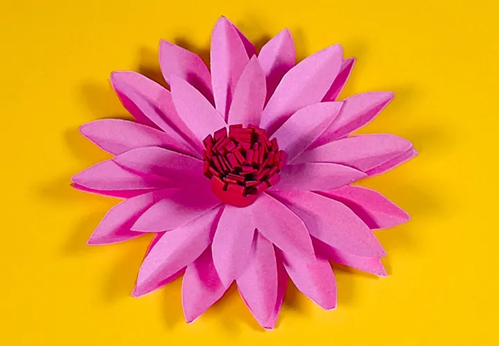 Papier-Lilie basteln: einfache Blumenidee für Kinder & Anfänger