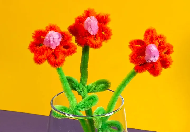 Pfeifenputzer-Blumen basteln: DIY-Idee mit Anleitung