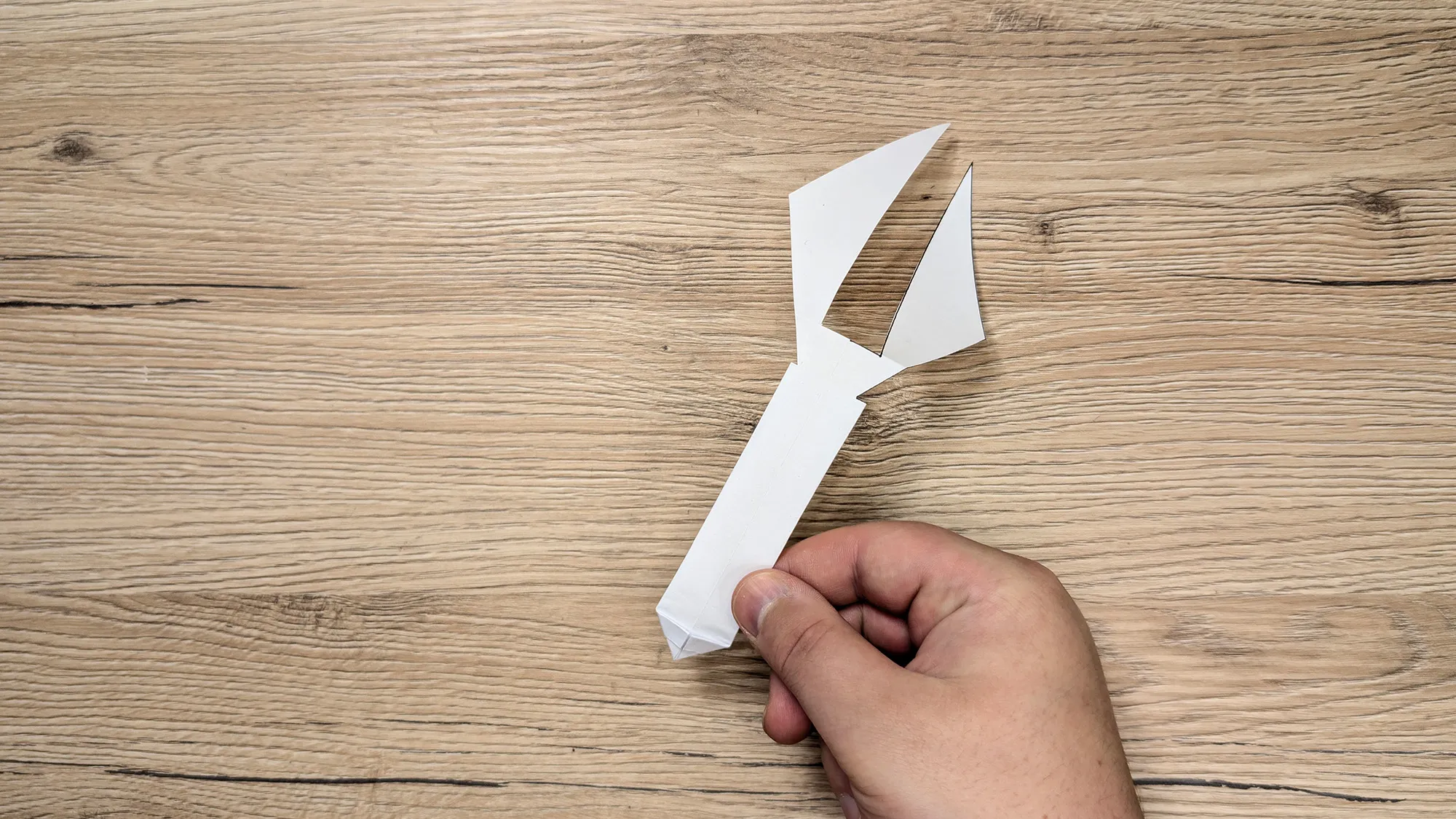 Papier-Helicopter Bumerang basteln Schritt 5: Fertiger Papier-Helicopter bereit zum Fliegen