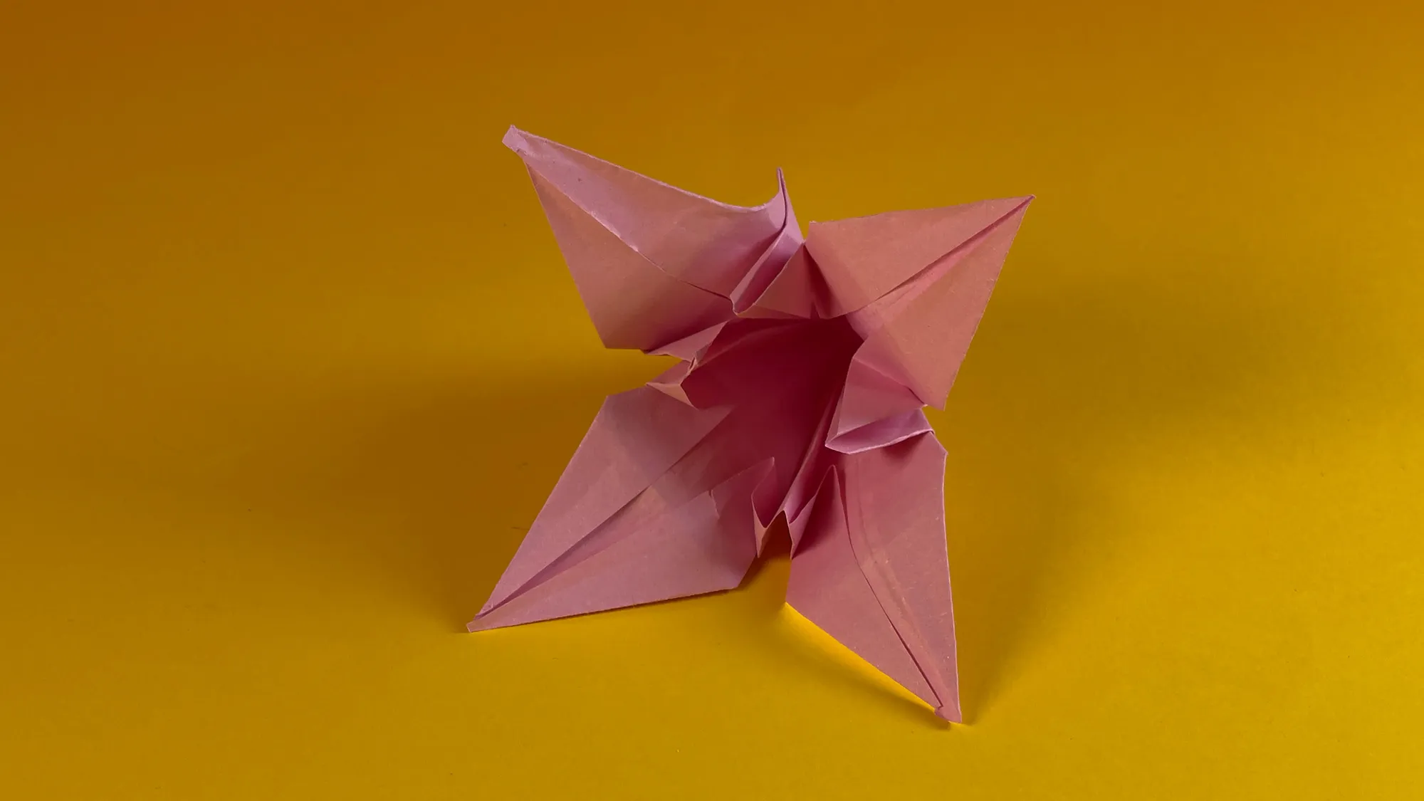 Origami Lilie falten Schritt 6: Fertige Origami-Lilie