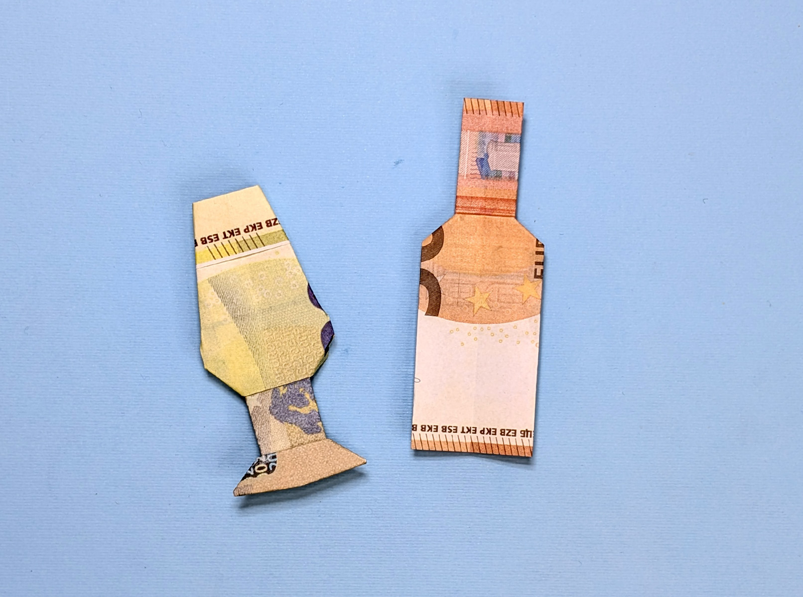 Flasche aus Geld falten: Anleitung mit Fotos und Video